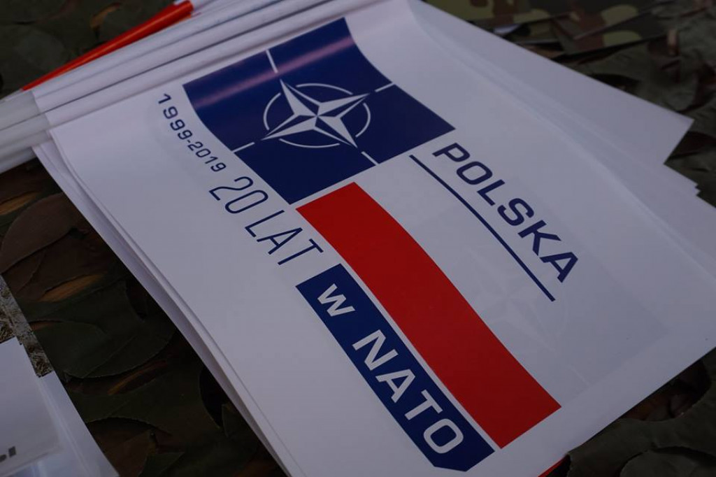 Zamość: 20 lat Polski w NATO - piknik wojskowy na Rynku Wielkim [FOTO]