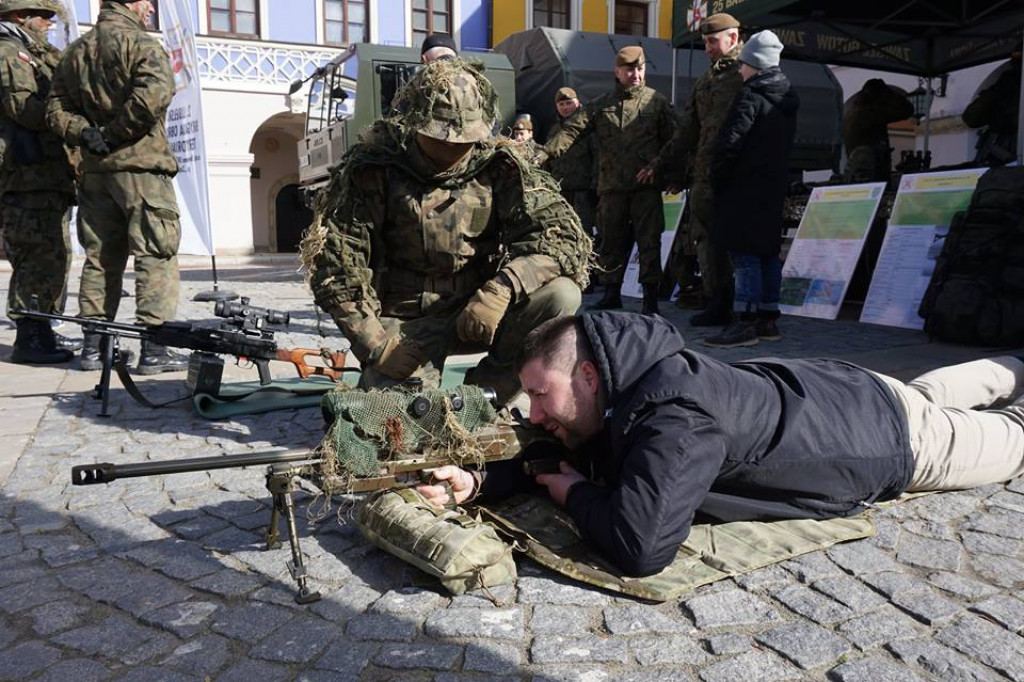 Zamość: 20 lat Polski w NATO - piknik wojskowy na Rynku Wielkim [FOTO]
