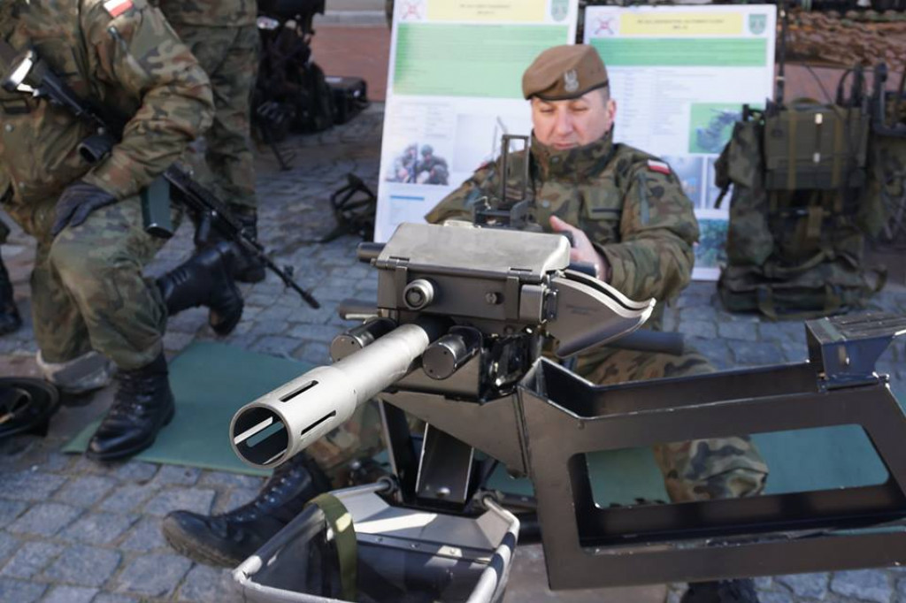 Zamość: 20 lat Polski w NATO - piknik wojskowy na Rynku Wielkim [FOTO]