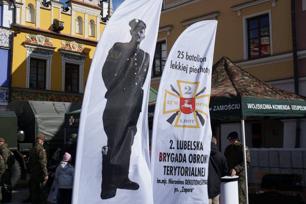 Zamość: 20 lat Polski w NATO - piknik wojskowy na Rynku Wielkim [FOTO]