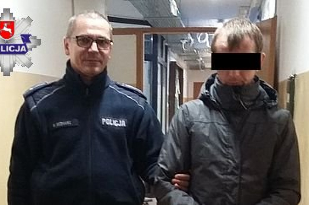 Panasówka: Spowodował kolizję i uciekł pieszo. W aucie zostawił pijanego kolegę