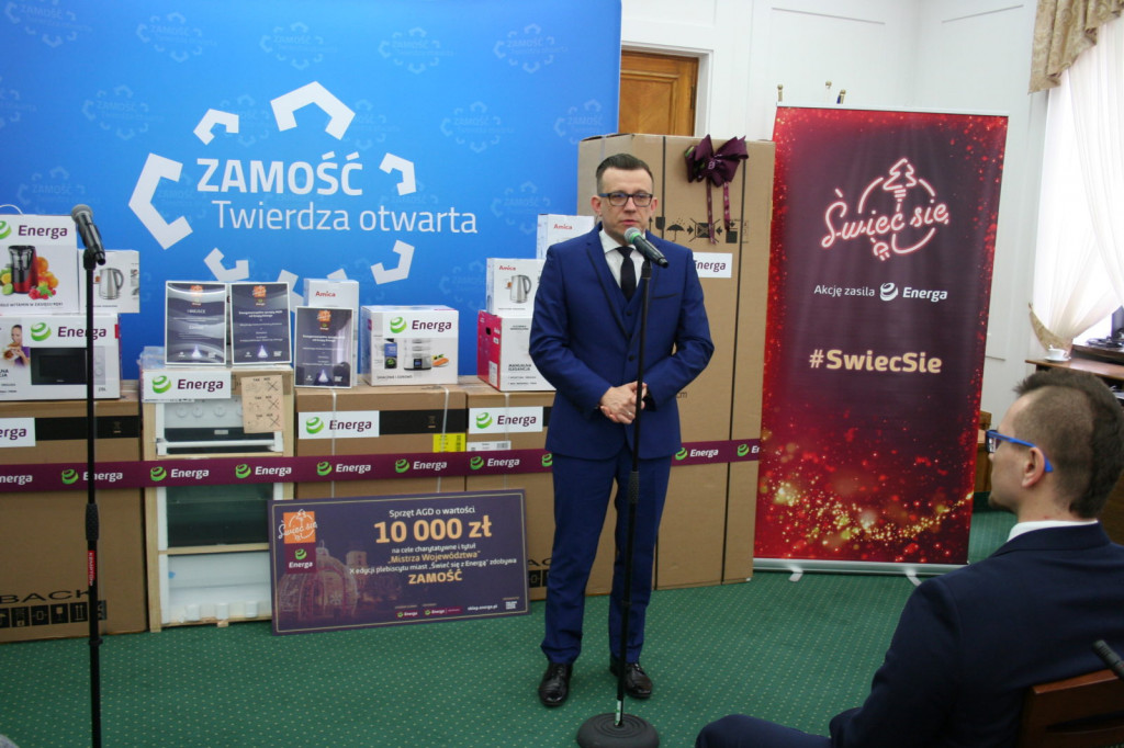 Zamość: Sprzęt AGD o wartości 10 tys. zł dla potrzebujących [FOTO, VIDEO]