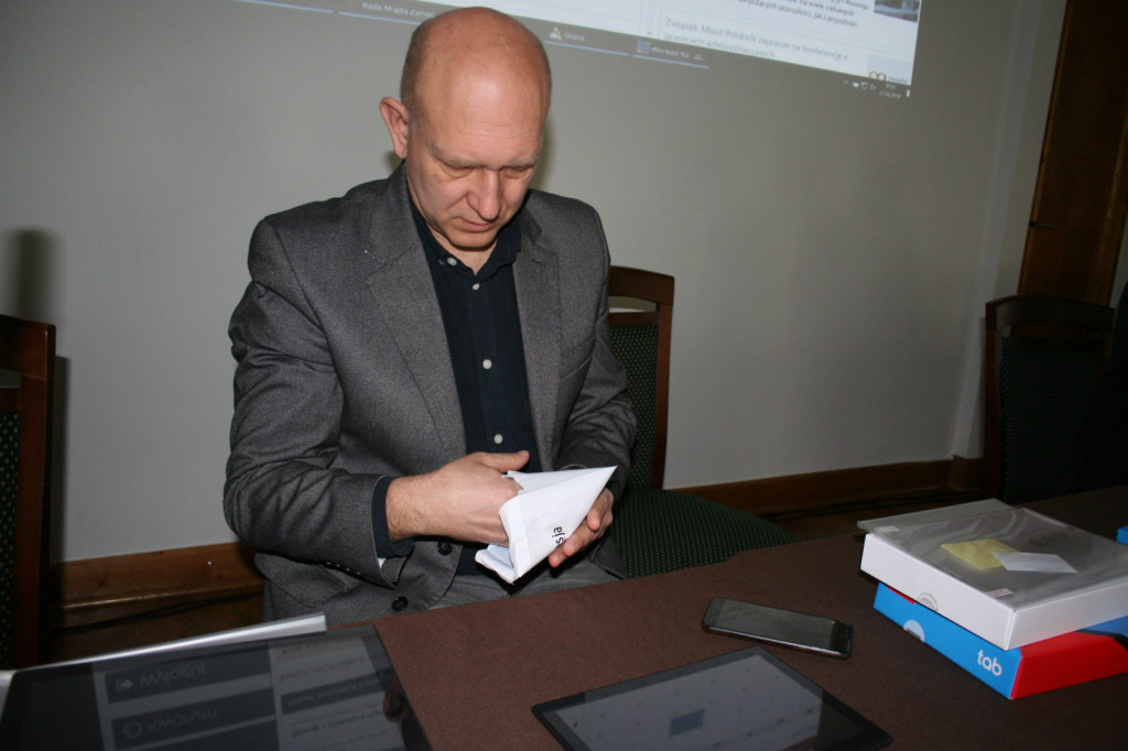 Zamość: Rada miasta zagłosuje przez tablety. Wdrożenie programu eSesja [FOTO, VIDEO]