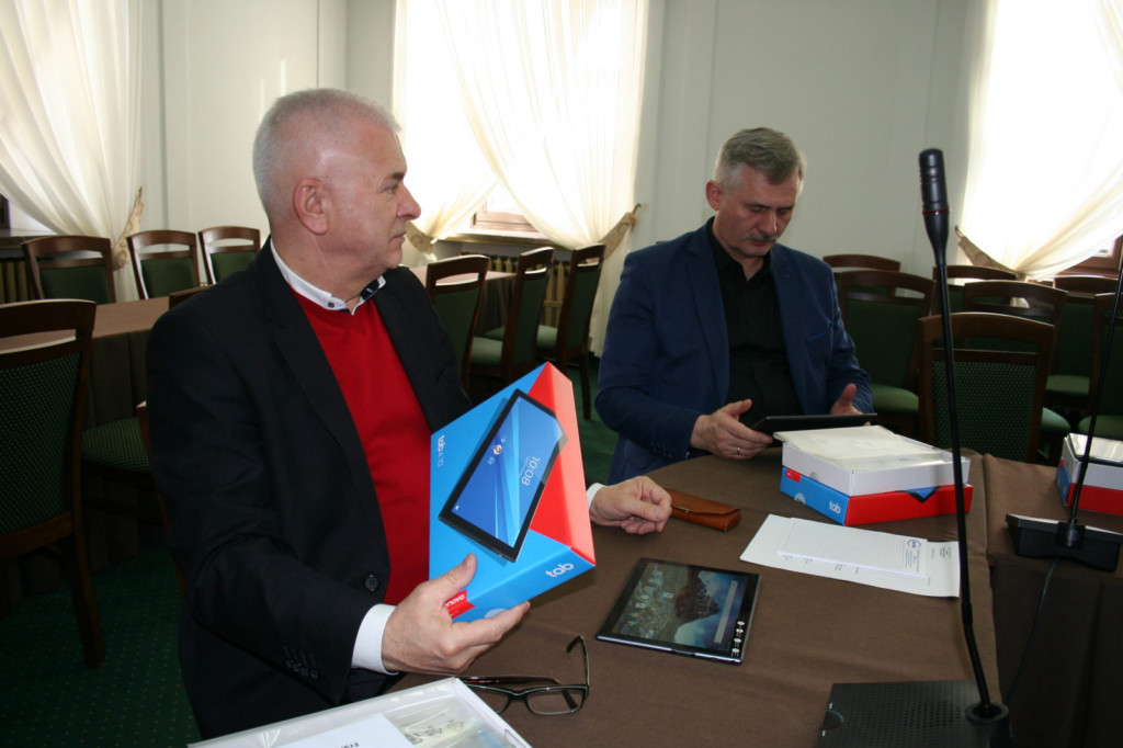 Zamość: Rada miasta zagłosuje przez tablety. Wdrożenie programu eSesja [FOTO, VIDEO]