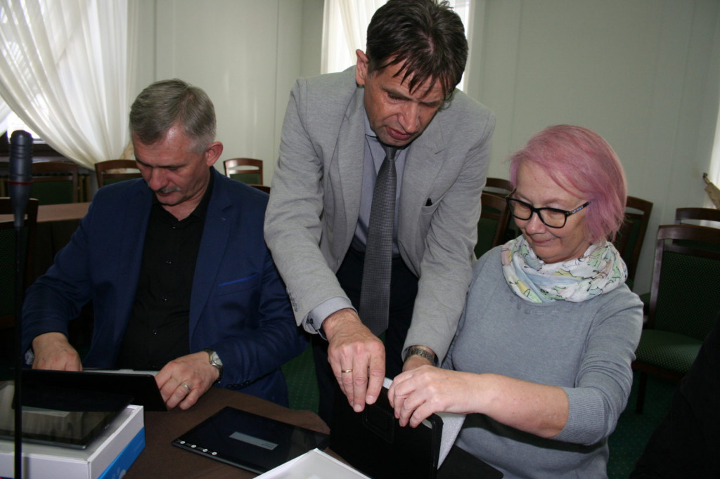 Zamość: Rada miasta zagłosuje przez tablety. Wdrożenie programu eSesja [FOTO, VIDEO]