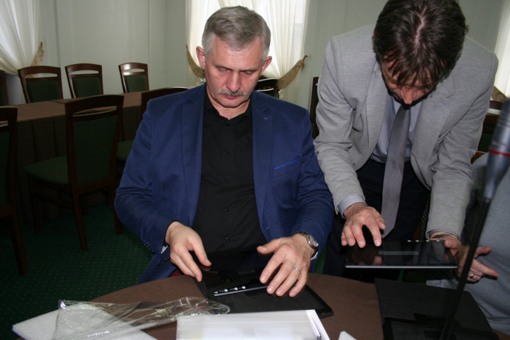 Zamość: Rada miasta zagłosuje przez tablety. Wdrożenie programu eSesja [FOTO, VIDEO]