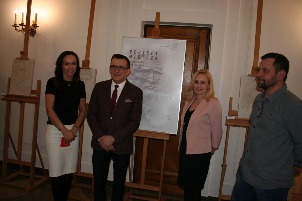 Zamość: Wernisaż reliefów w Ratuszu [FOTO]