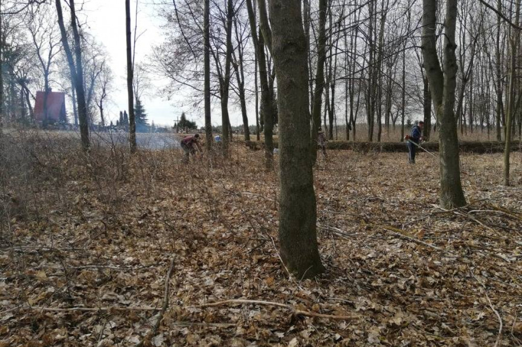 Jarczów: Mieszkańcy posprzątali park