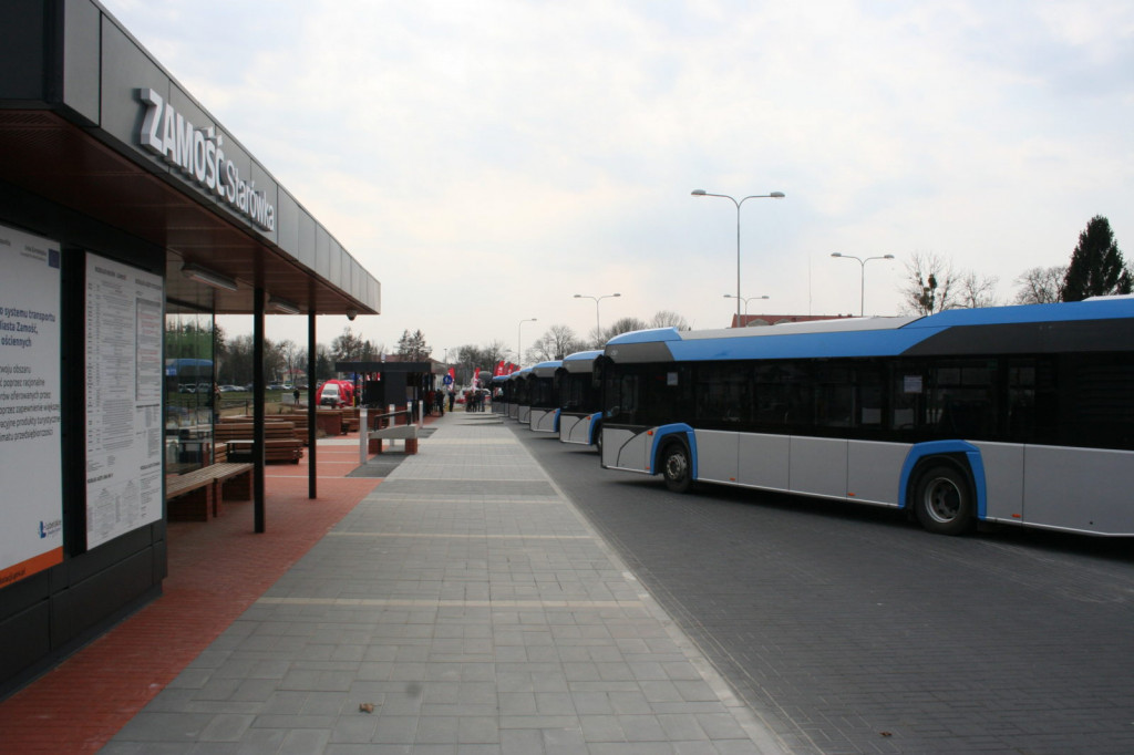 Zamość: Centrum przesiadkowe dla podróżnych i 8 autobusów oficjalnie oddane [FOTO, VIDEO]