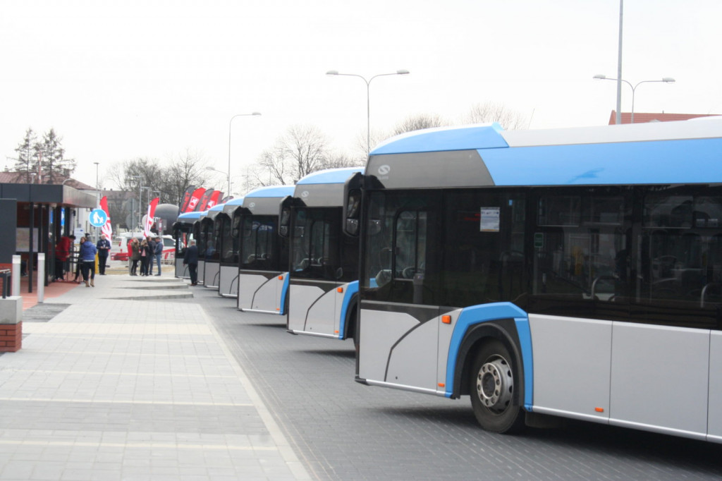 Zamość: Centrum przesiadkowe dla podróżnych i 8 autobusów oficjalnie oddane [FOTO, VIDEO]