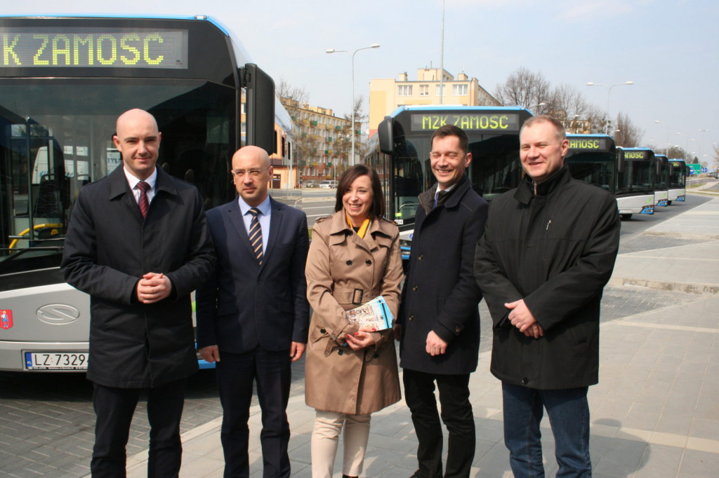 Zamość: Centrum przesiadkowe dla podróżnych i 8 autobusów oficjalnie oddane [FOTO, VIDEO]