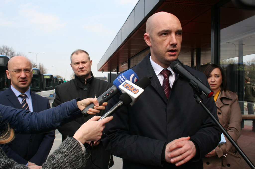 Zamość: Centrum przesiadkowe dla podróżnych i 8 autobusów oficjalnie oddane [FOTO, VIDEO]