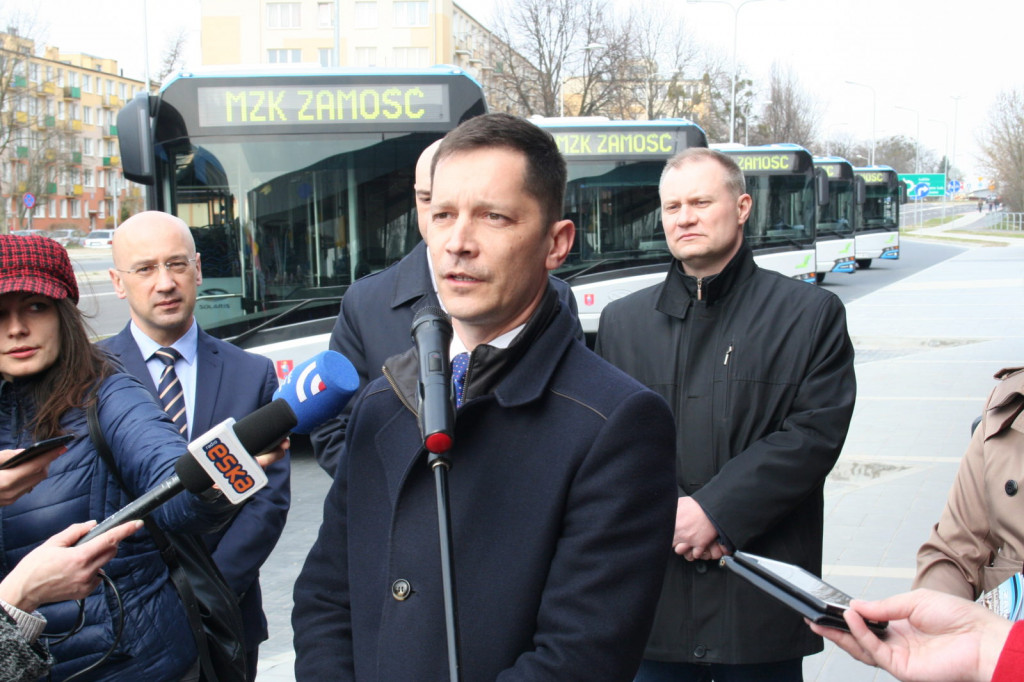 Zamość: Centrum przesiadkowe dla podróżnych i 8 autobusów oficjalnie oddane [FOTO, VIDEO]