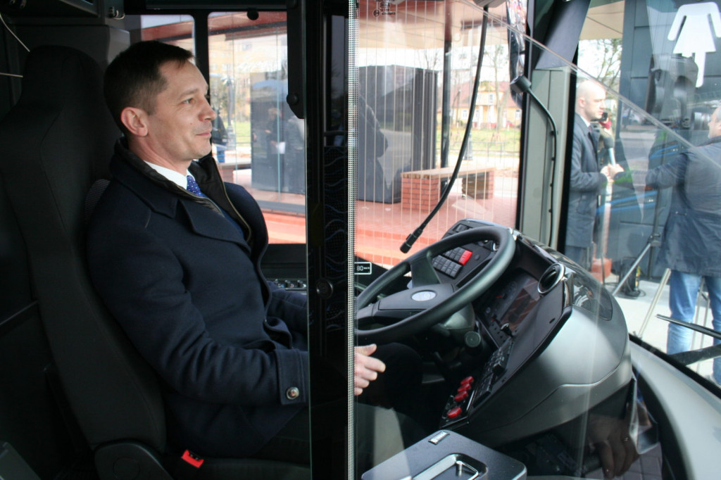Zamość: Centrum przesiadkowe dla podróżnych i 8 autobusów oficjalnie oddane [FOTO, VIDEO]