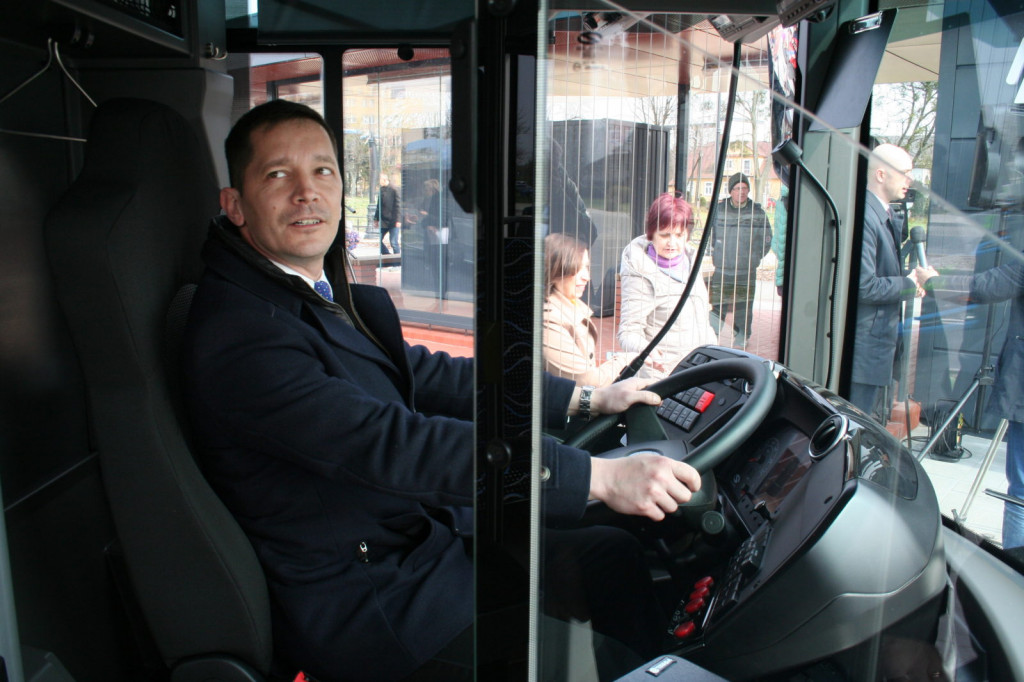 Zamość: Centrum przesiadkowe dla podróżnych i 8 autobusów oficjalnie oddane [FOTO, VIDEO]