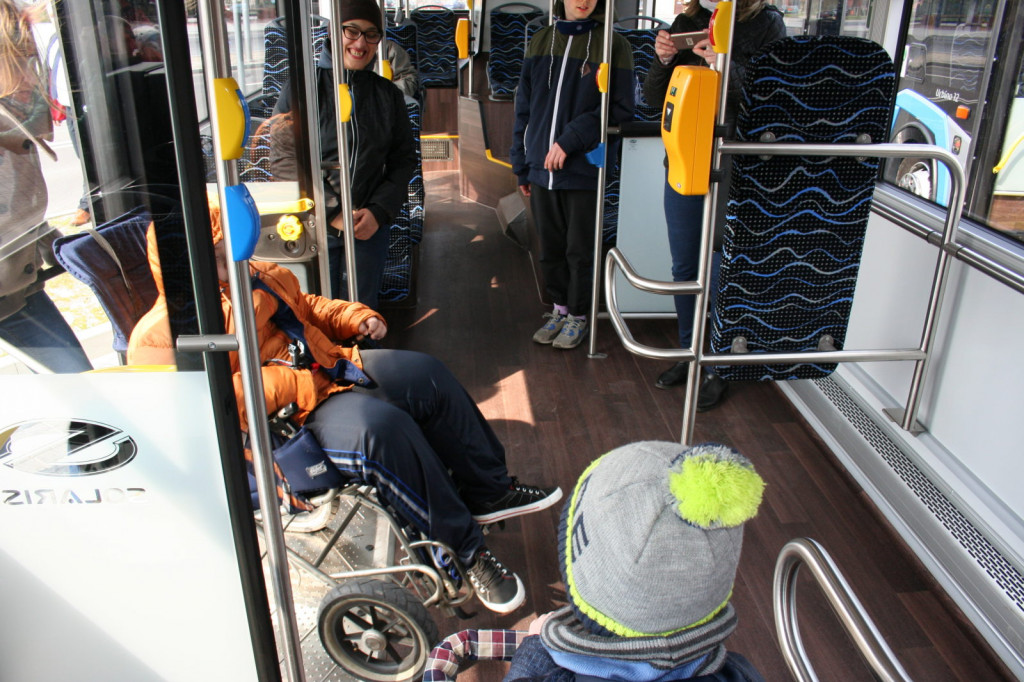 Zamość: Centrum przesiadkowe dla podróżnych i 8 autobusów oficjalnie oddane [FOTO, VIDEO]