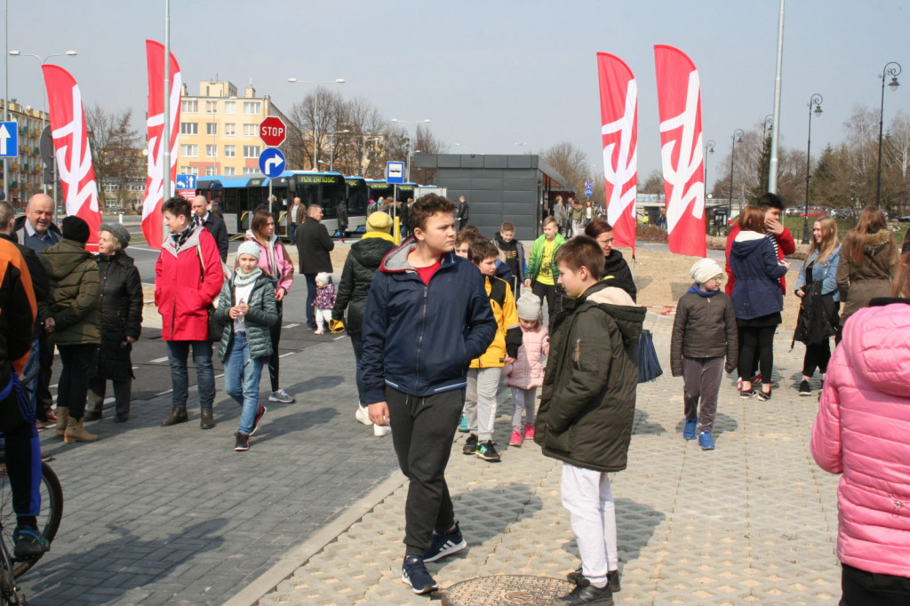 Zamość: Centrum przesiadkowe dla podróżnych i 8 autobusów oficjalnie oddane [FOTO, VIDEO]