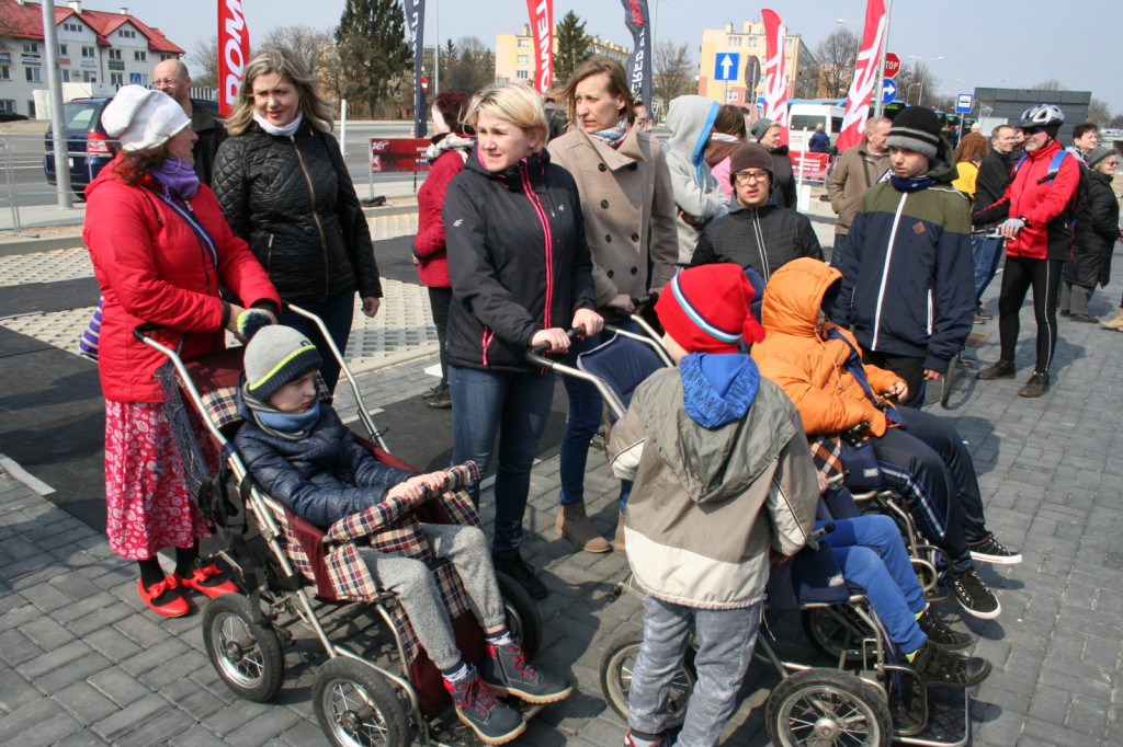 Zamość: Centrum przesiadkowe dla podróżnych i 8 autobusów oficjalnie oddane [FOTO, VIDEO]