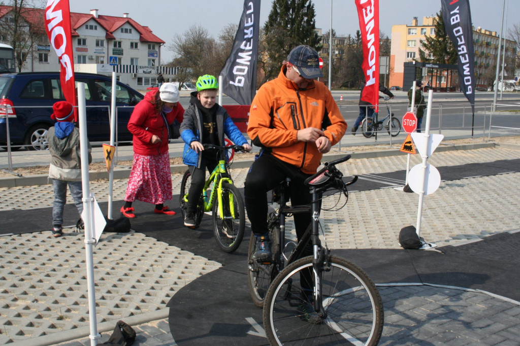 Zamość: Centrum przesiadkowe dla podróżnych i 8 autobusów oficjalnie oddane [FOTO, VIDEO]