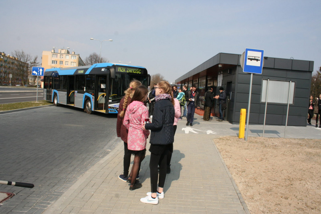 Zamość: Centrum przesiadkowe dla podróżnych i 8 autobusów oficjalnie oddane [FOTO, VIDEO]