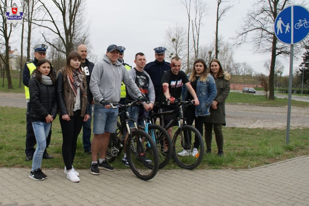Zamość: Młodzież i policjanci kręcili spot o rowerzystach