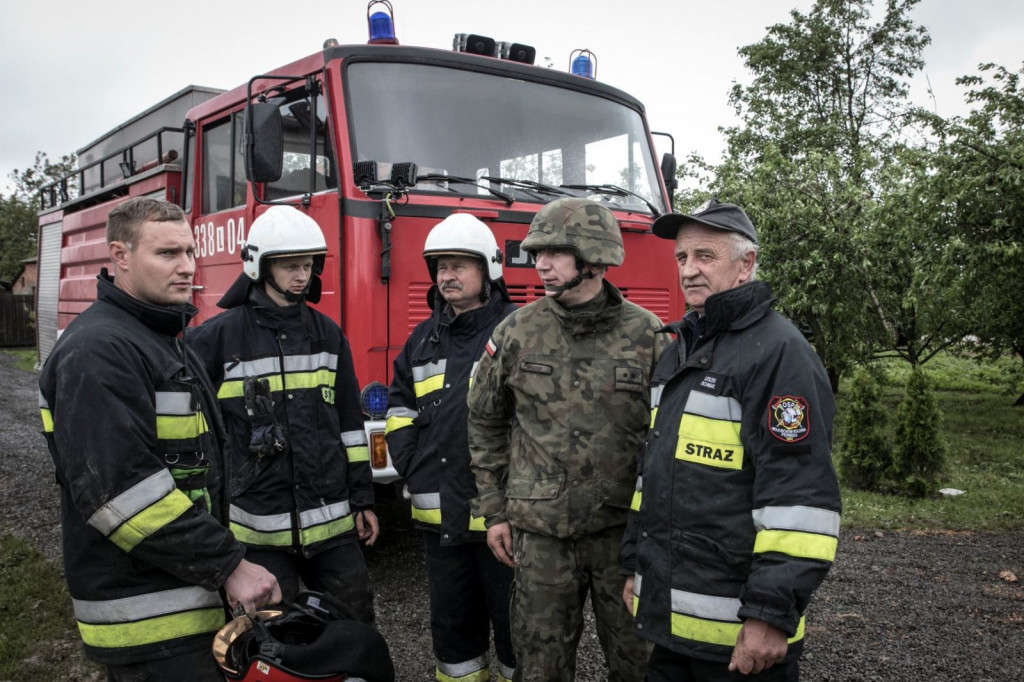 Żołnierze pomagają po nawałnicy [ZDJĘCIA]