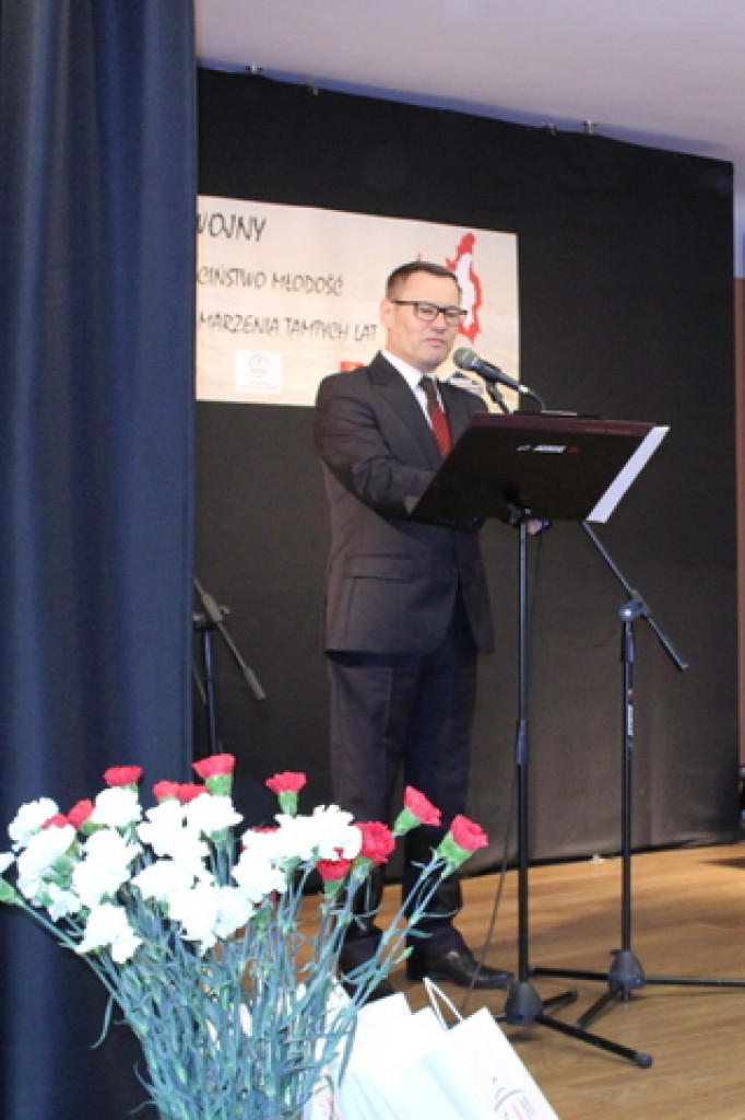 Dwie wojny - dzieciństwo, młodość, marzenia tamtych lat.