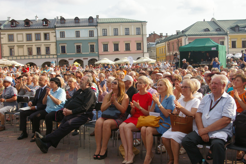 Kolorowo i międzynarodowo