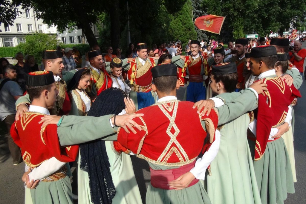 Kolorowo i międzynarodowo
