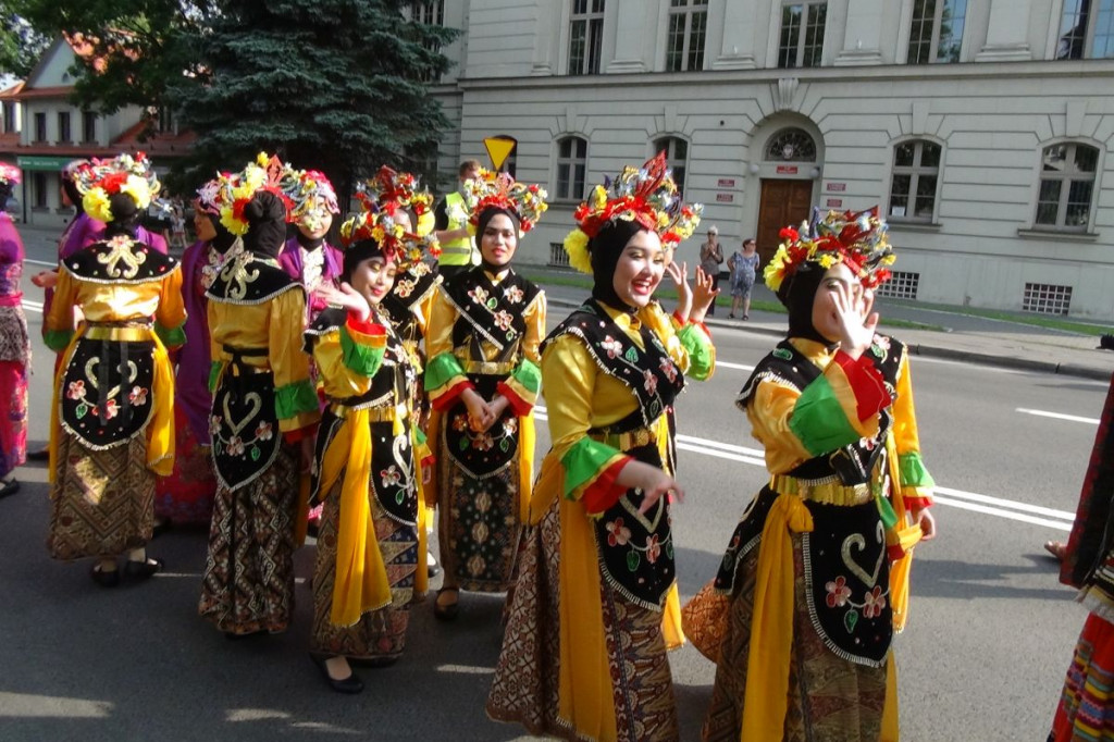Kolorowo i międzynarodowo