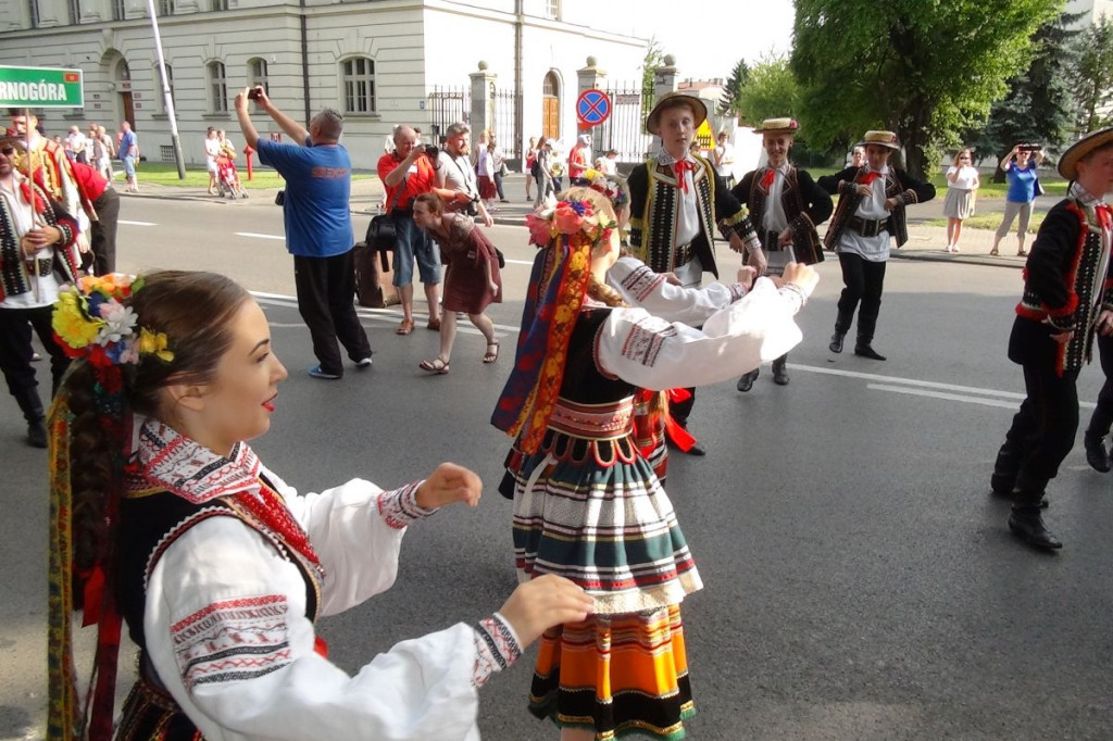 Kolorowo i międzynarodowo