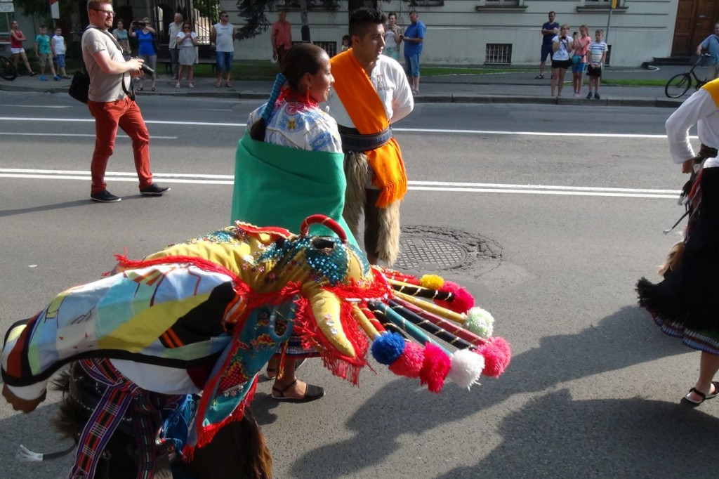 Kolorowo i międzynarodowo