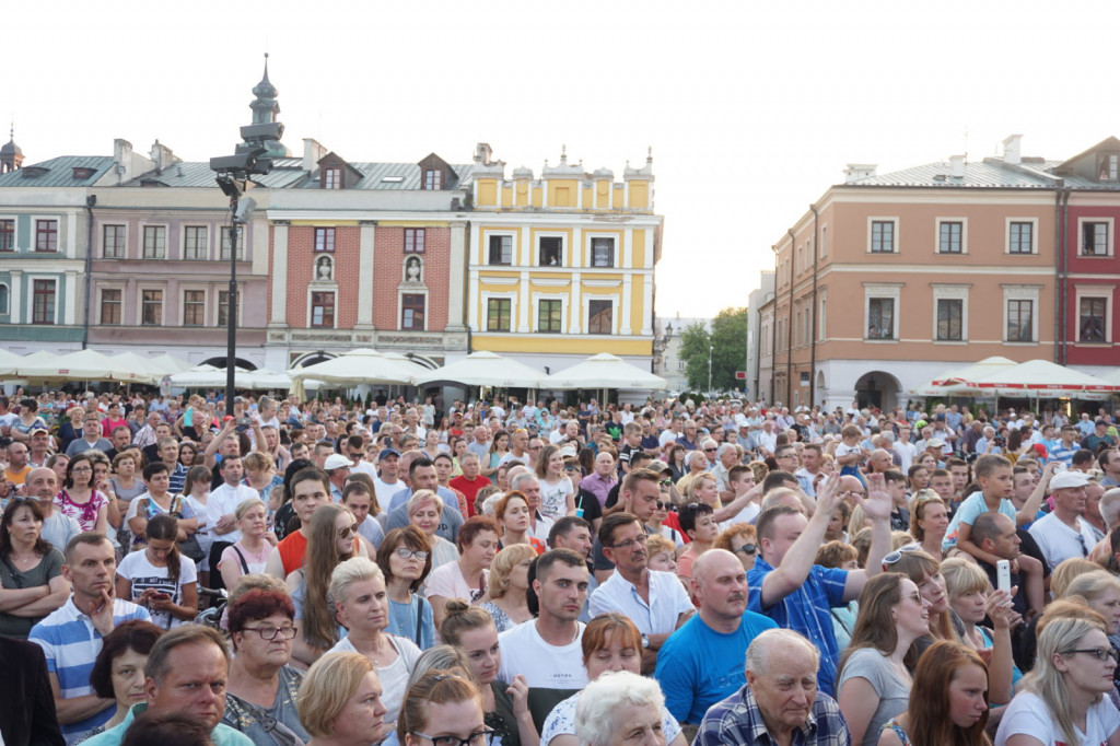 Zamojski Dzień Papieski 2019. Tłumy na koncercie Golec uOrkiestra [ZDJĘCIA]