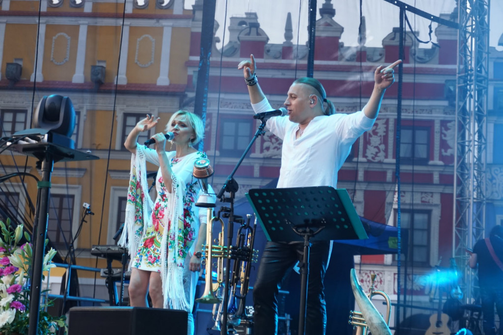 Zamojski Dzień Papieski 2019. Tłumy na koncercie Golec uOrkiestra [ZDJĘCIA]
