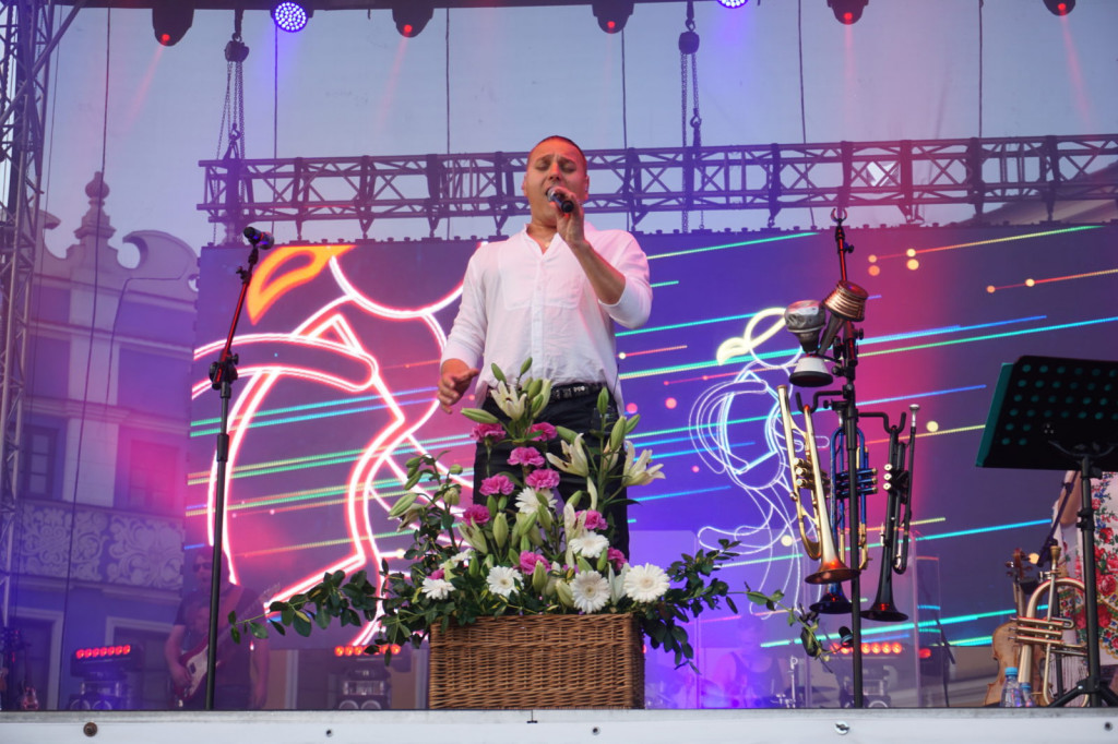 Zamojski Dzień Papieski 2019. Tłumy na koncercie Golec uOrkiestra [ZDJĘCIA]