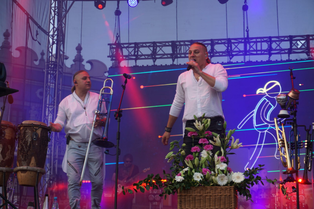 Zamojski Dzień Papieski 2019. Tłumy na koncercie Golec uOrkiestra [ZDJĘCIA]