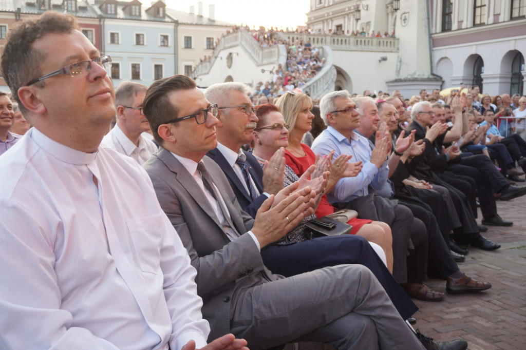 Zamojski Dzień Papieski 2019. Tłumy na koncercie Golec uOrkiestra [ZDJĘCIA]