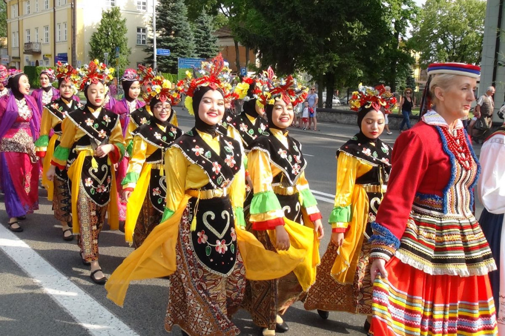 Kolorowo i międzynarodowo