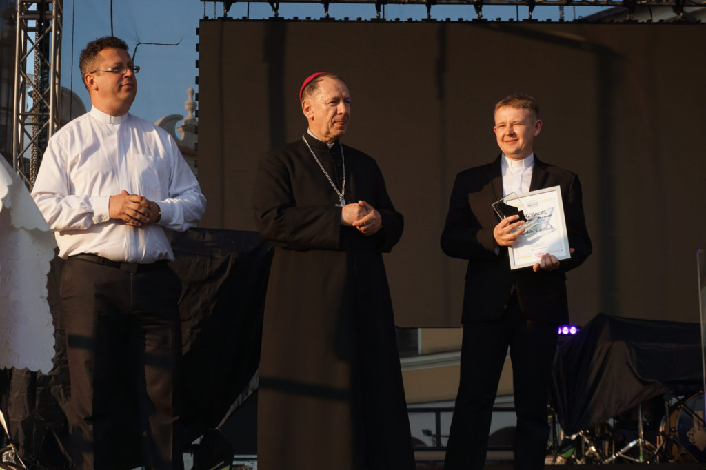 Zamojski Dzień Papieski 2019. Tłumy na koncercie Golec uOrkiestra [ZDJĘCIA]