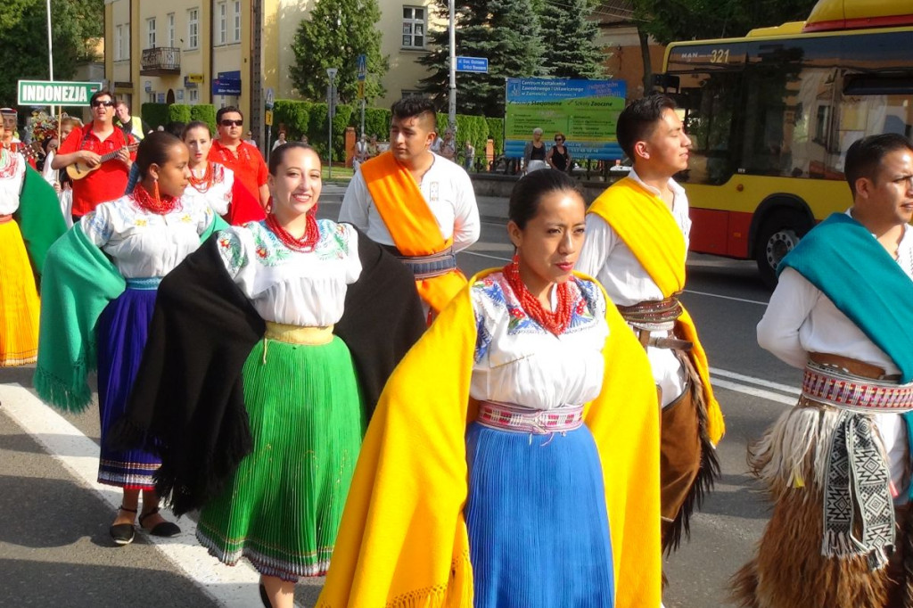 Kolorowo i międzynarodowo