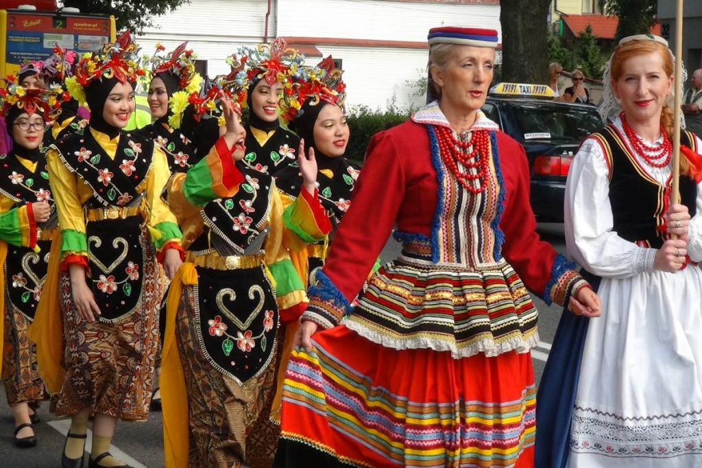 Kolorowo i międzynarodowo