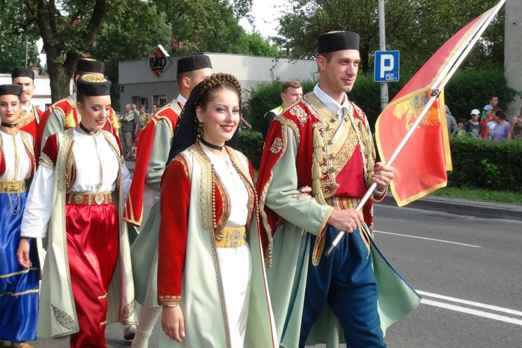 Kolorowo i międzynarodowo