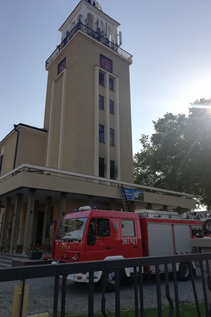 Zamość: Pożar w kościele pw. św. Krzyża [VIDEO, ZDJĘCIA]