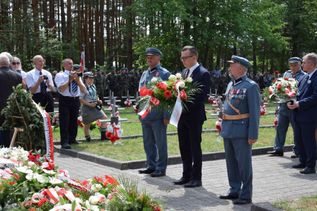 Andrzej Wnuk odznaczony medalem 