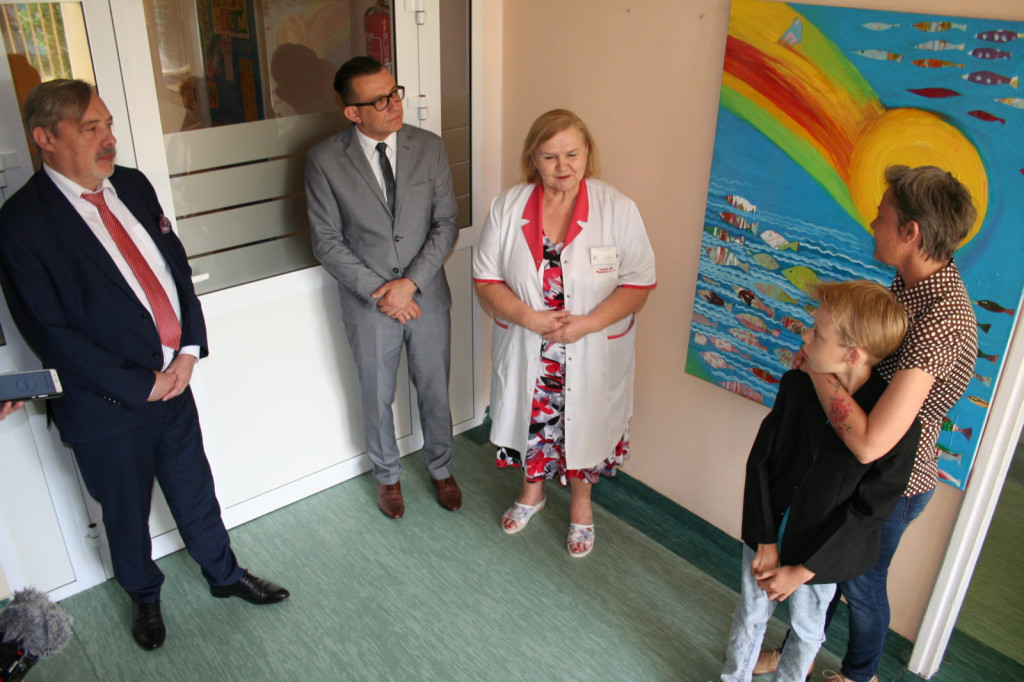 Obrazy Wioletty Lewandowskiej na oddziale pediatrycznym [ZDJĘCIA, VIDEO]