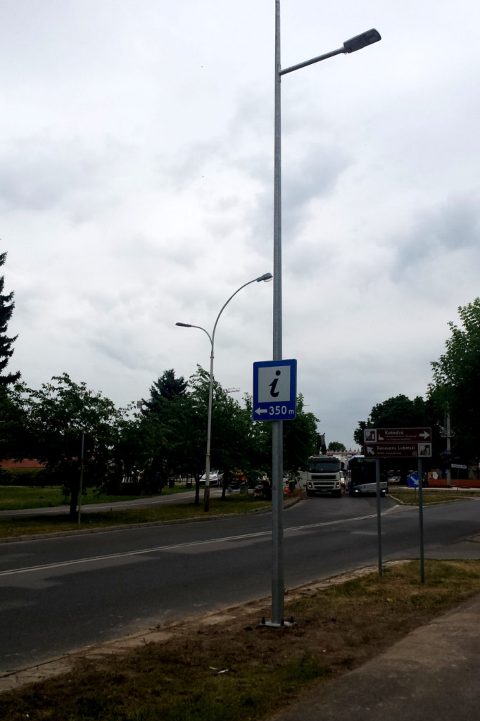 Nowe latarnie w Zamościu [ZDJĘCIA]