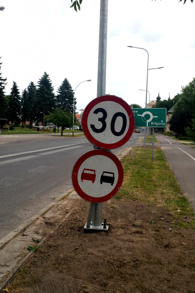 Nowe latarnie w Zamościu [ZDJĘCIA]
