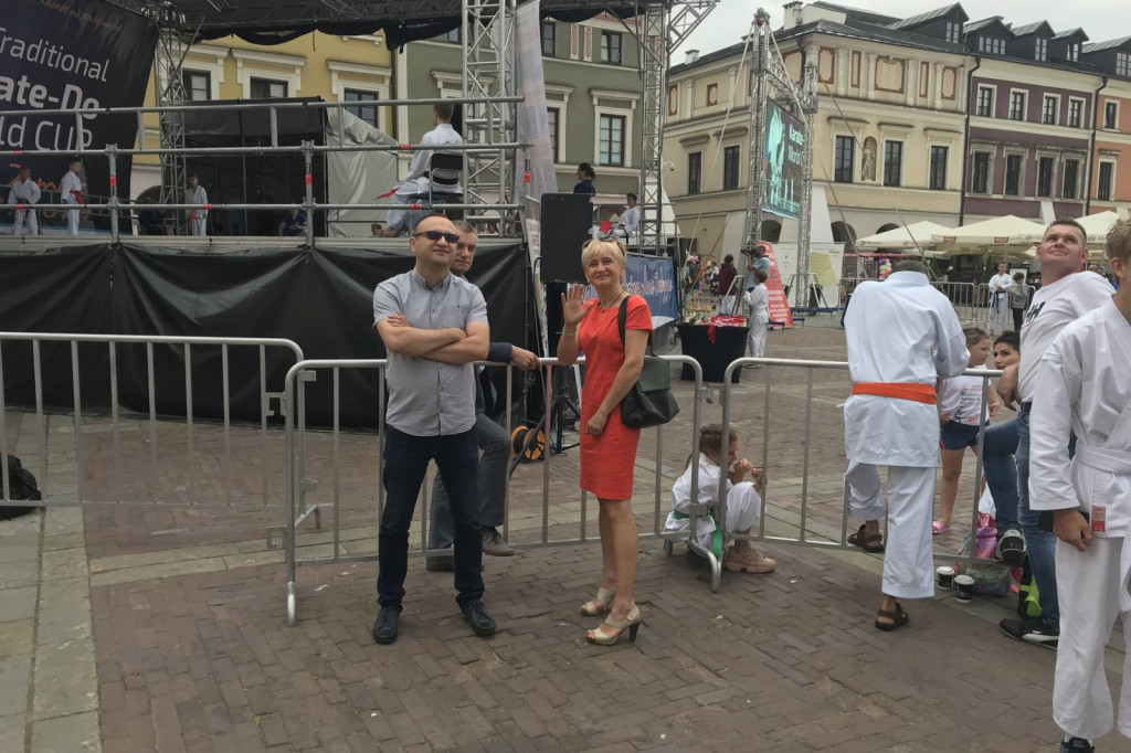 Karate na Rynku Wielkim w Zamościu [ZDJĘCIA]