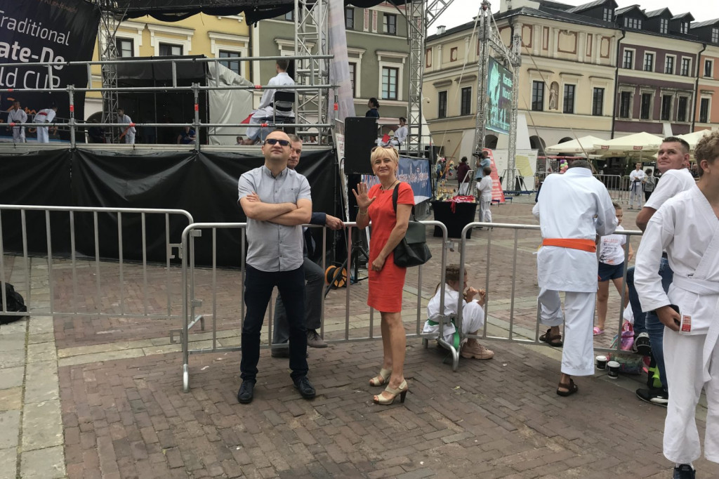 Karate na Rynku Wielkim w Zamościu [ZDJĘCIA]