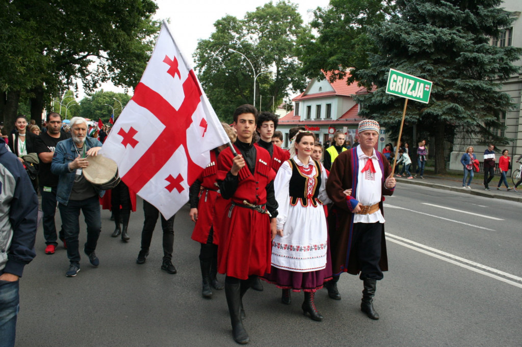 Zamojskie święto folkloru oficjalnie rozpoczęte [FOTORELACJA]